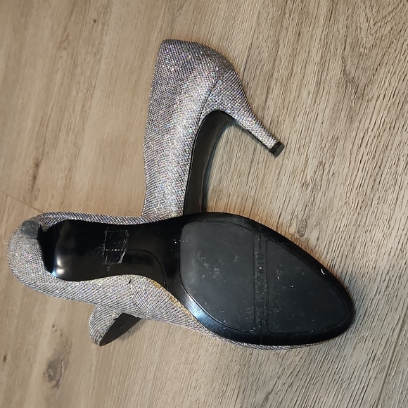 Nine West Sparkly Heels - Picture 5 of 6